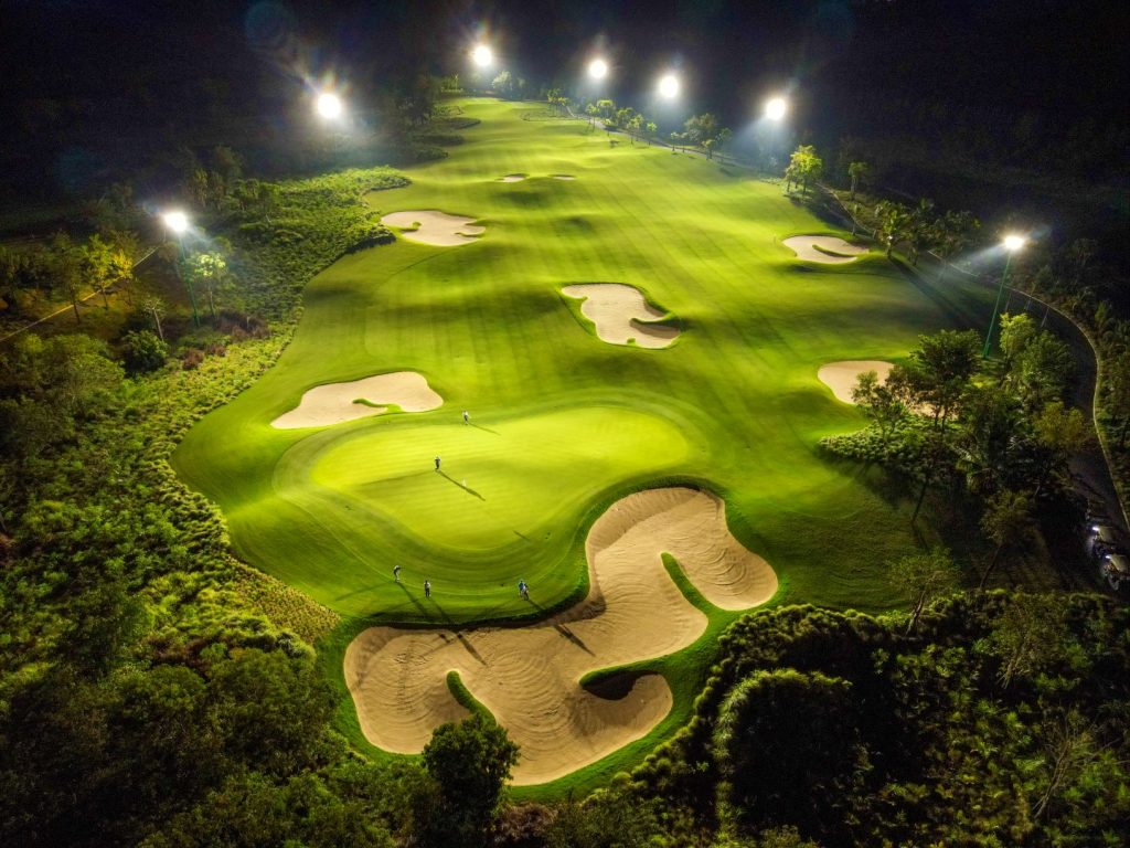 NIGHT GOLF THE LATEST CRAZE